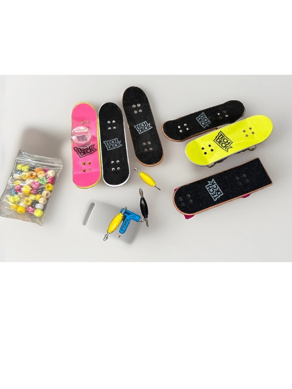 Kids Tech Deck Fingerboard Set - Black, Pink, Yellow
